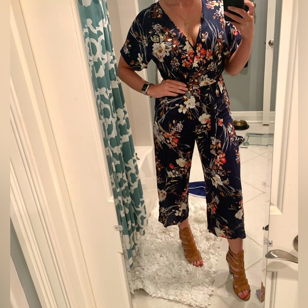 Evereve Floral Jumpsuit - Picture 5 of 6